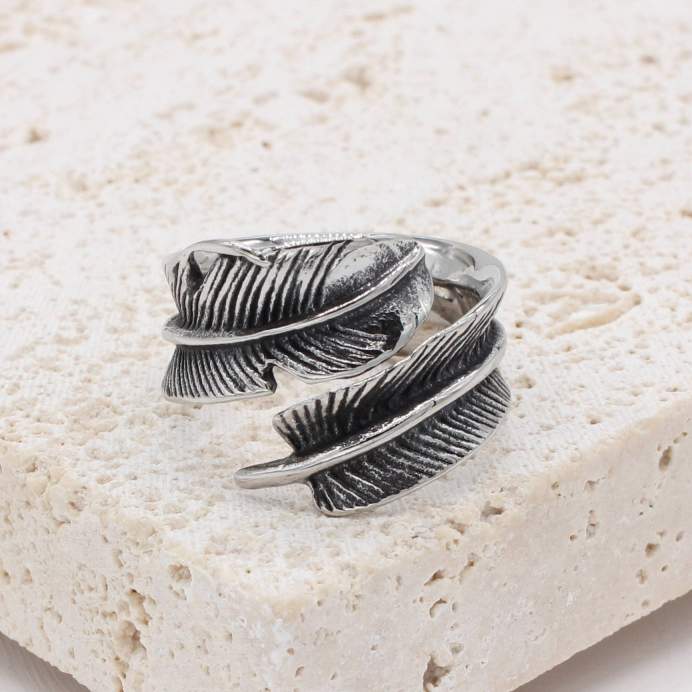 Anillo pluma